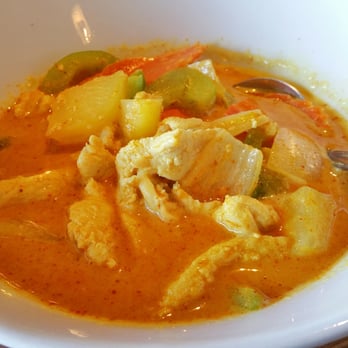 Sumran Thai Cuisine - Yellow curry with chicken - Thai Near Me - Westminster, California