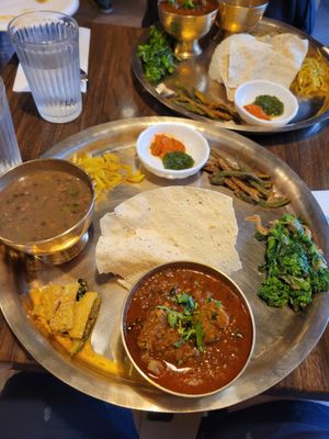 Darjeeling Kitchen & Café by null