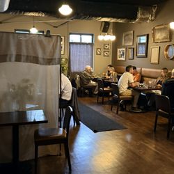 Castor Kitchen & Bar - Inside