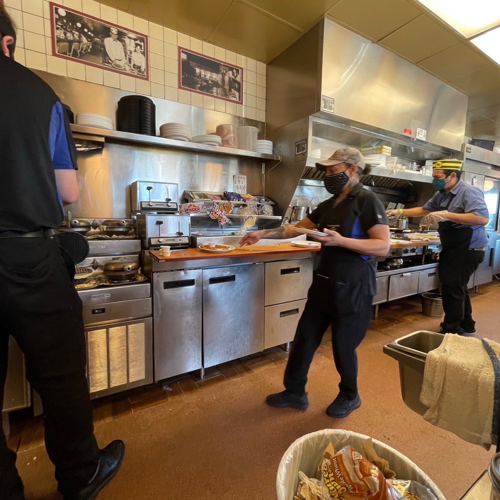 Waffle House - Prepping meals - Breakfast & Brunch Near Me - Guadalupe, Arizona Waffle House - Prepping meals - Breakfast & Brunch Near Me - Guadalupe, Arizona