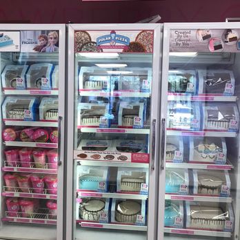 Baskin-Robbins - a case of ice cream - Ice Cream & Frozen Yogurt Near Me - Frisco, Texas