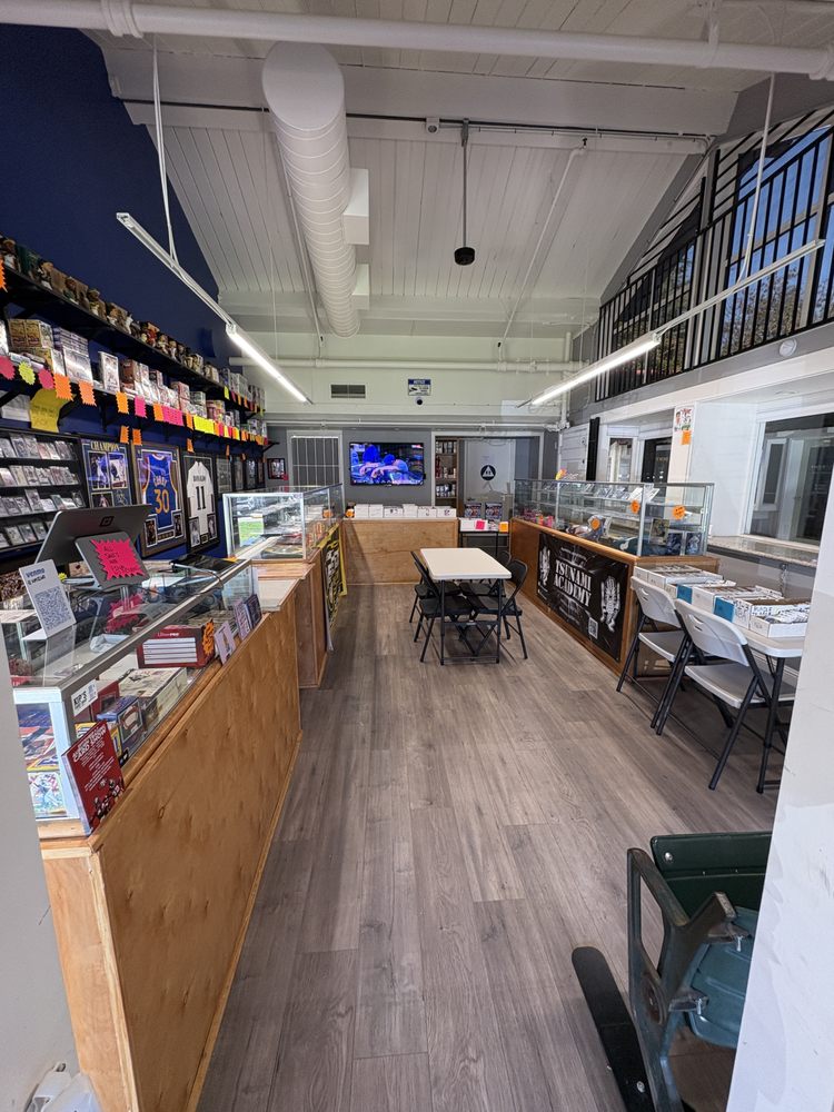 Kip’s Sports cards Logo