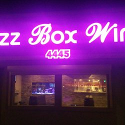 Buzz Box Wings - Will never eat Popeyes, Churches, or Kentucky Fried chicken again!  Buzz Box Wings, the best in town!