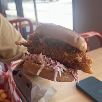 Byrd’s Hot Chicken - Halal Near Me - Schaumburg, Illinois