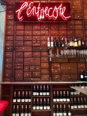 L'Entrecôte et les Dames by null