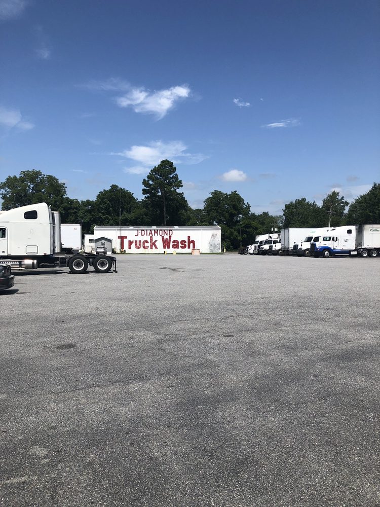 J DIAMOND TRUCK WASH Updated September 2024 15 Photos 609 Old