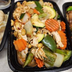 Grandma's Thai Kitchen - Chicken with mixed vegetables.