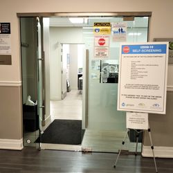 North Toronto Eye Care - Entrance to suite 400