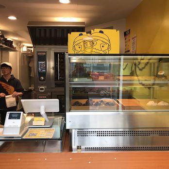 Beard Papa's - Inside the shop - Desserts Near Me - New York, New York Beard Papa's - Inside the shop - Desserts Near Me - New York, New York