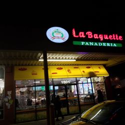 La Baguette De Paris - The front