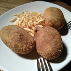 Agrado Cabaret - II Jornadas de la croqueta de triBall: croquetón de carrilladas de cerdo ibérico. No estaban nada mal, no me enamoraron.