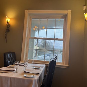 Frasers Gourmet Hideaway - Table setting - New American Near Me - Oak Harbor, Washington Frasers Gourmet Hideaway - Table setting - New American Near Me - Oak Harbor, Washington