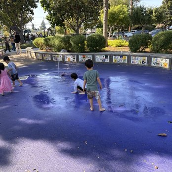 Burton Park - 3-4 rotating water fountains - Parks Near Me - San Carlos, California Burton Park - 3-4 rotating water fountains - Parks Near Me - San Carlos, California