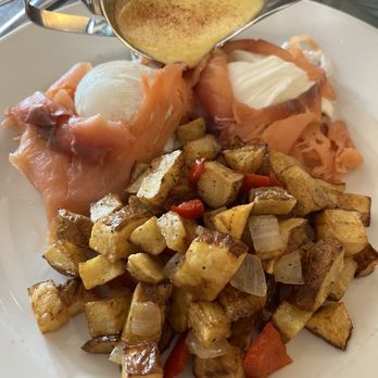 La P'tite Framboise - Salmon Benedict - French Near Me - Port Washington, New York La P'tite Framboise - Salmon Benedict - French Near Me - Port Washington, New York