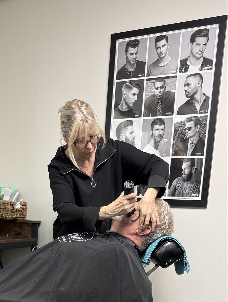 Tulips Fx Studio Logo