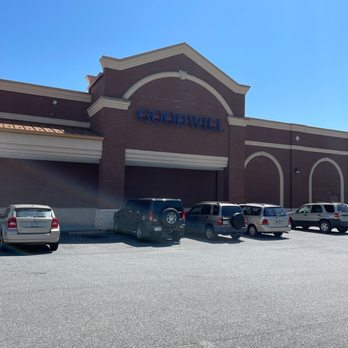 Goodwill Store and Donation Center - Outside - Community Service/Non-Profit Near Me - Madison Heights, Virginia