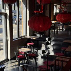 Chicken Buzz - Interior