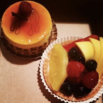 Schubert's Bakery - mini mango mousse and mini fruit tart (2014-2021) - Bakeries Near Me - San Francisco, California Schubert's Bakery - mini mango mousse and mini fruit tart (2014-2021) - Bakeries Near Me - San Francisco, California