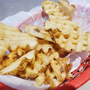 Pluckers Wing Bar - Grapevine - Waffle fries - Chicken Wings Near Me - Grapevine, Texas