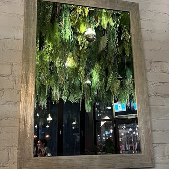 Reyna on King - Tapas Bars Near Me - Toronto, Ontario