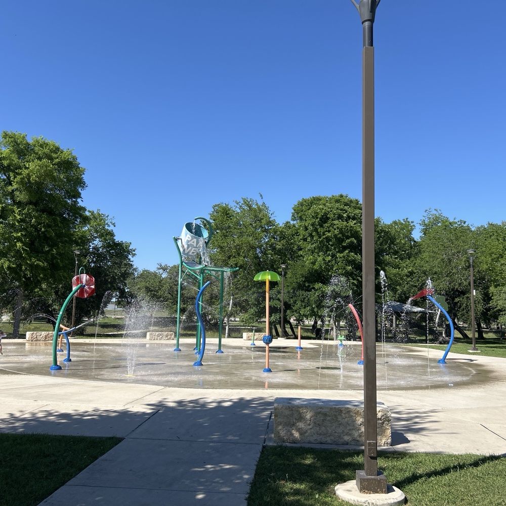 Park West - Seguin - Splash pad - Parks Near Me - Seguin, Texas Park West - Seguin - Splash pad - Parks Near Me - Seguin, Texas