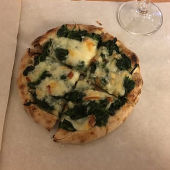 Farinè la Pizza - Silvestre (veggie kind of like a broccoli rabe, sheep cheese, garlic) - Pizza Near Me - Rome, RM Farinè la Pizza - Silvestre (veggie kind of like a broccoli rabe, sheep cheese, garlic) - Pizza Near Me - Rome, RM