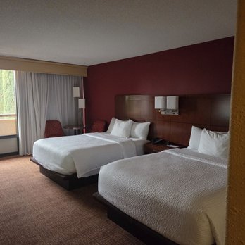 Courtyard by Marriott Page at Lake Powell - Standard Room - Hotels Near Me - Page, Arizona