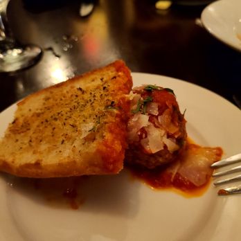 Piazza Sorrento - Meatballs and garlic bread. - Italian Near Me - Hershey, Pennsylvania Piazza Sorrento - Meatballs and garlic bread. - Italian Near Me - Hershey, Pennsylvania