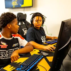 XP 412 Gaming - Grand opening throwback!
