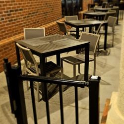 Joey's Fine Food & Pizza - Outdoor seating area
