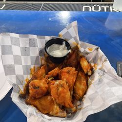 Cheeks at Sunset Harbor - Wings looked good but were not .