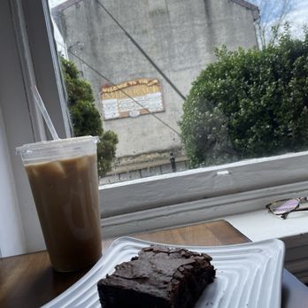 Colonial Cafe - Cafes Near Me - Mount Holly, New Jersey