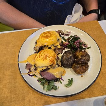 Brekki Brekki - Traditional Benny - Breakfast & Brunch Near Me - Albuquerque, New Mexico