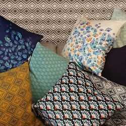 THIS CITY ROCKS - Get cosy with our velvet and knitted pillowcases