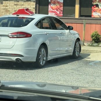 Pizza Hut - Pizza delivery car - Pizza Near Me - Bennettsville, South Carolina Pizza Hut - Pizza delivery car - Pizza Near Me - Bennettsville, South Carolina
