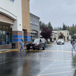 SKECHERS Warehouse Outlet - Skechers Outlet