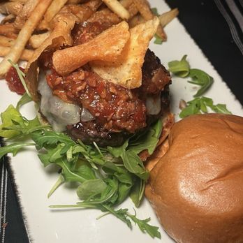 The Pinery - Chefs burger - American Near Me - Orlando, Florida The Pinery - Chefs burger - American Near Me - Orlando, Florida