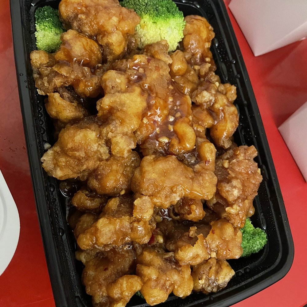 General tso's chicken - not spicy nor tasty enough. Seemed more like sesame chicken