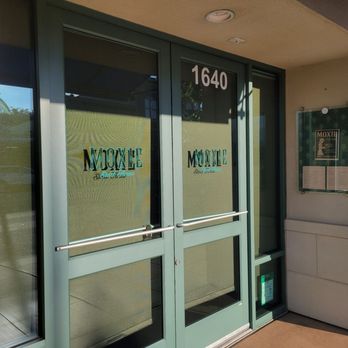 Moxie Steak House - Entrance - Steakhouses Near Me - Alameda, California Moxie Steak House - Entrance - Steakhouses Near Me - Alameda, California
