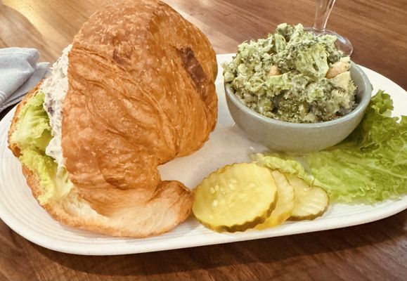 Coldwater Café by null