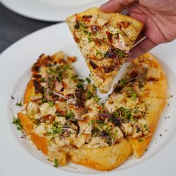 Fusion 59 eatery + mixology - Alfredo Chicken Pizza