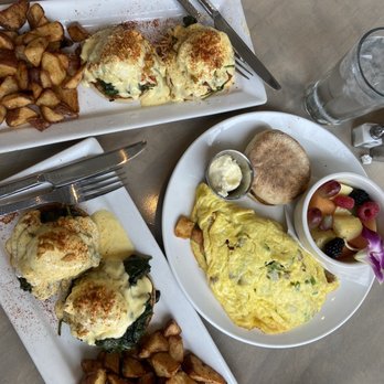 SweetDiner - Mediterranean Benedict and Wisconsin Omelette - Diners Near Me - Milwaukee, Wisconsin
