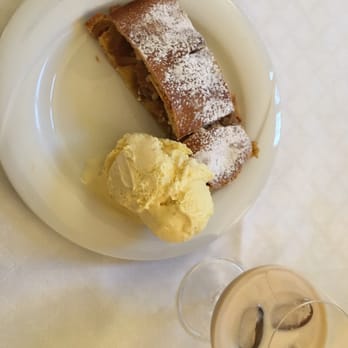 Rottenburger Keller - Strudel - Pizza Near Me - Caldaro, BZ