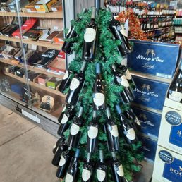 Merlot wine Christmas tree