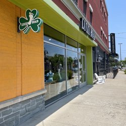 Lucky Road Run Shop - Store front