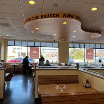 Uptown Cafe - Dining Room - Breakfast & Brunch Near Me - Carmel, Indiana