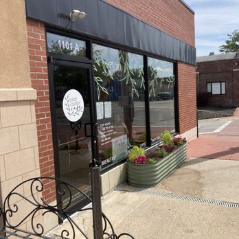 Bean Counter Cafe - Front door - Breakfast & Brunch Near Me - Blue Springs, Missouri Bean Counter Cafe - Front door - Breakfast & Brunch Near Me - Blue Springs, Missouri
