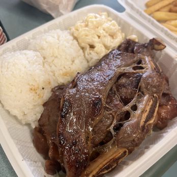 K and K Bar-B-Que Inn - Ribs and chicken - Barbeque Near Me - Kailua, Hawaii