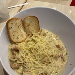 Bob & Charlies Pizza - Spaghetti with Alfredo sauce