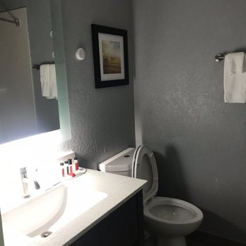Baymont by Wyndham Shawnee - Bathroom - Hotels Near Me - Shawnee, Oklahoma Baymont by Wyndham Shawnee - Bathroom - Hotels Near Me - Shawnee, Oklahoma